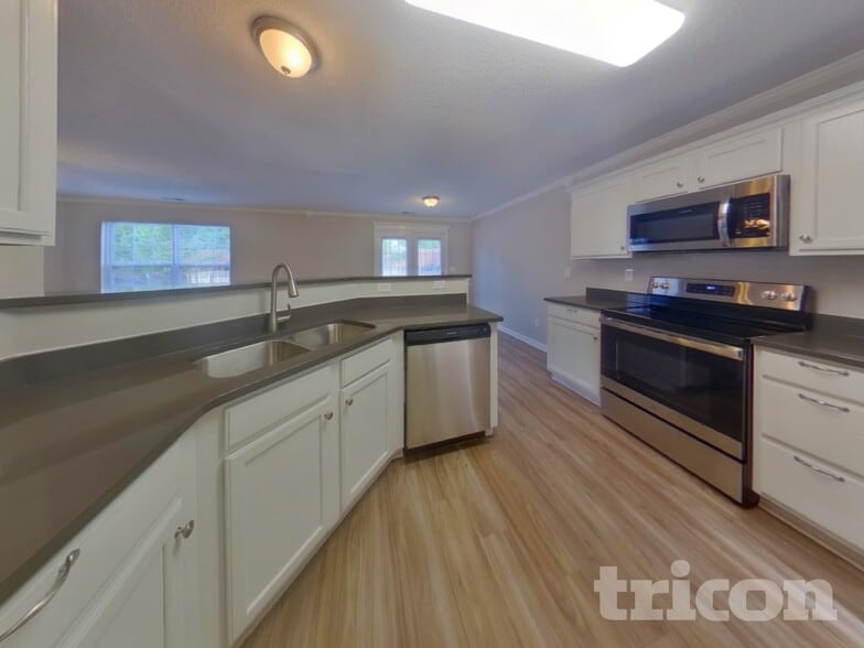 Building Photo - 2251 Wexford Way