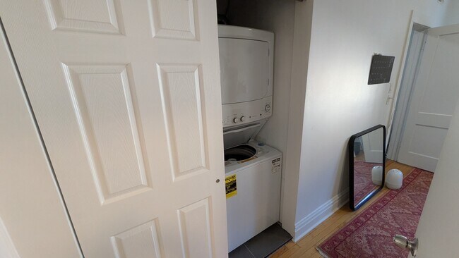 Building Photo - 2322 W Rice St