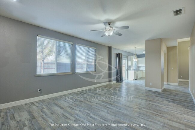 Building Photo - 4 Bedroom, 2 bathroom, 2 car garage