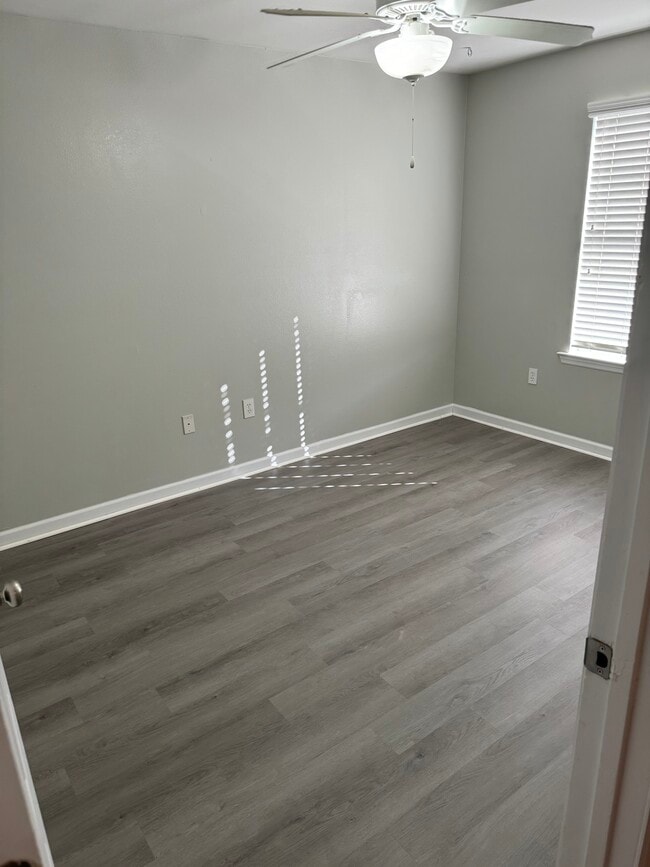 Building Photo - 1589 Quazar Rd