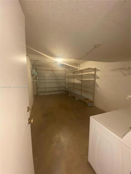 Building Photo - 654 Woodgate Cir