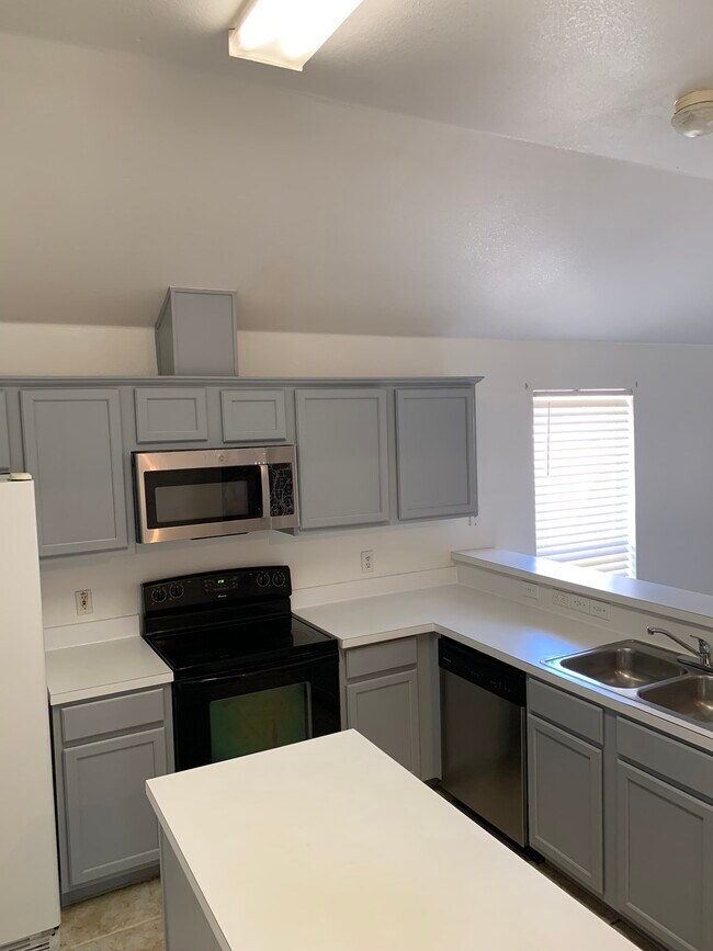 Building Photo - 4838 Orchard Ridge Dr