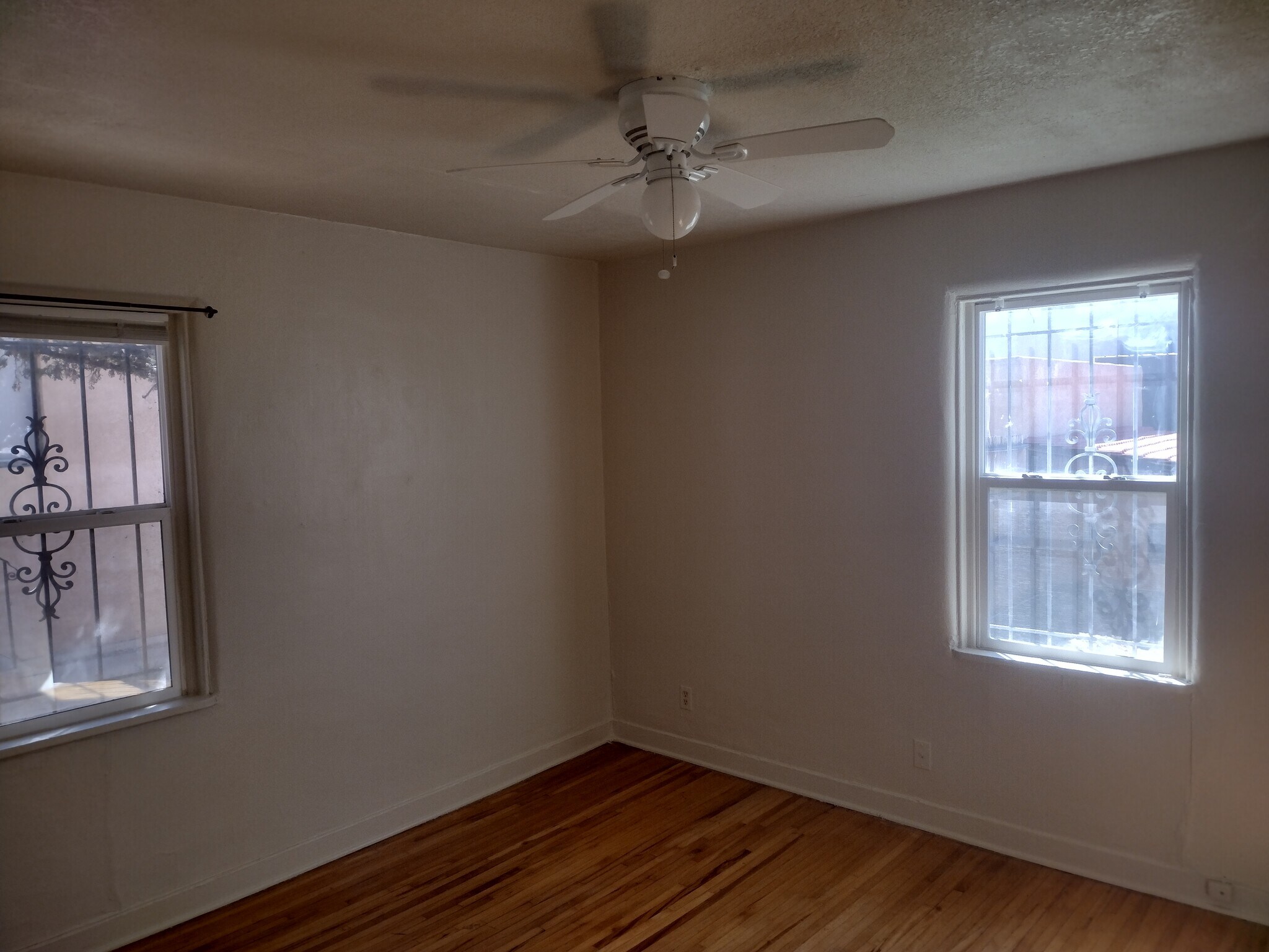 Building Photo - 1204 Coal Ave SE