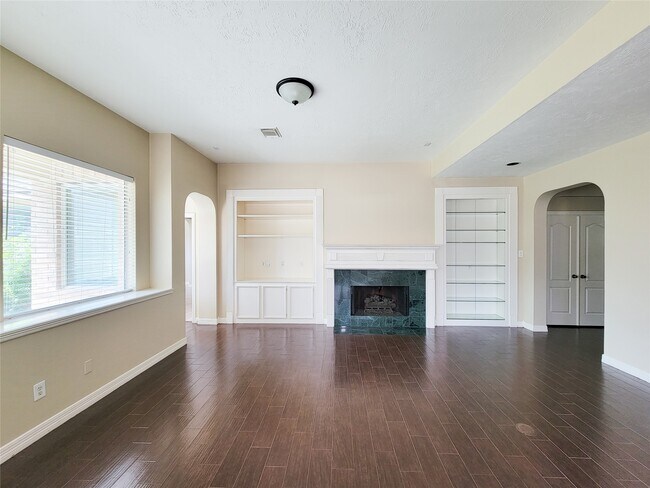 Building Photo - 914 Ivory Ridge Ln