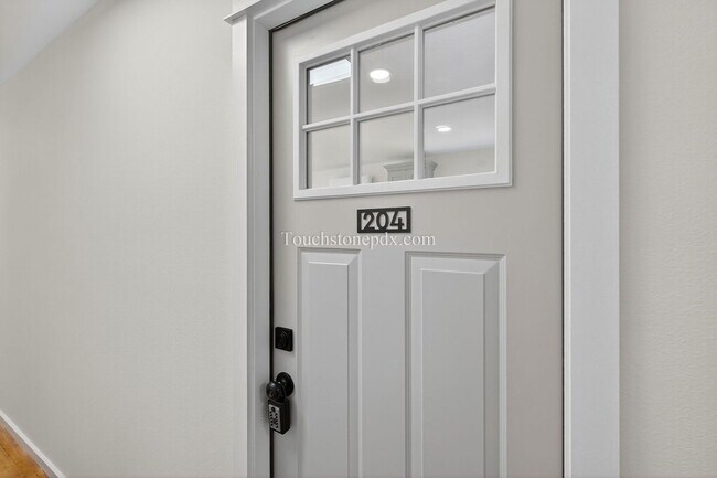 Building Photo - 4938 SE Foster Rd