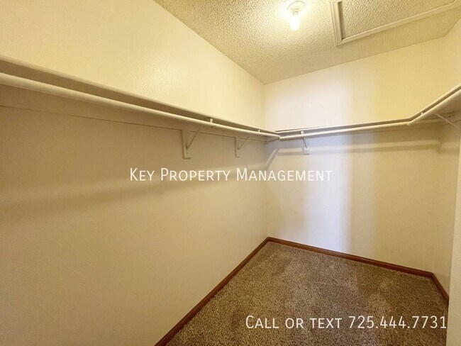 Building Photo - TWO STORY 4 BEDROOM WITH POOL NEAR SPRING ...