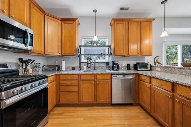 Building Photo - 8018 Presidio Ct