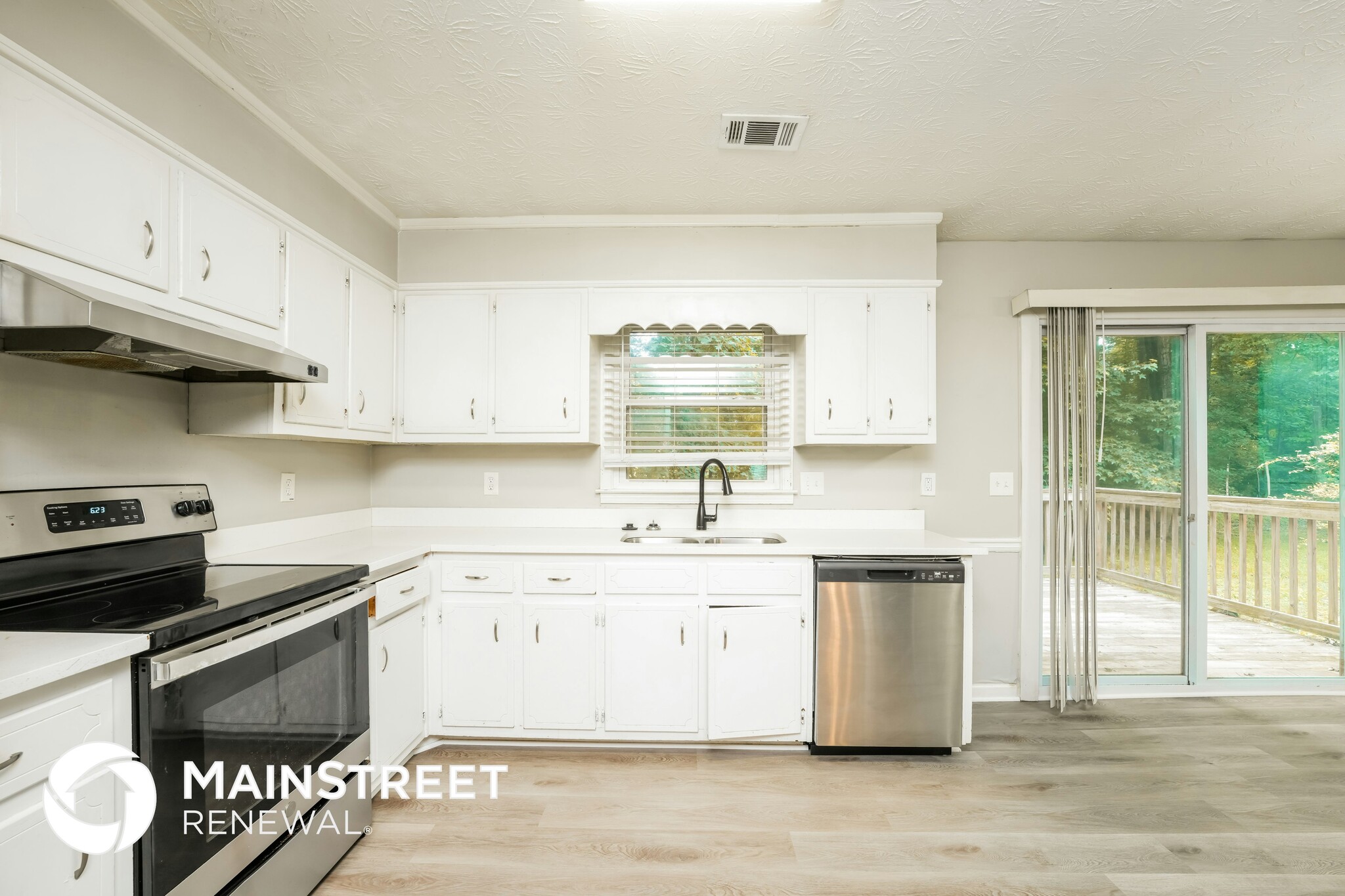 Building Photo - 3385 Revere Cir