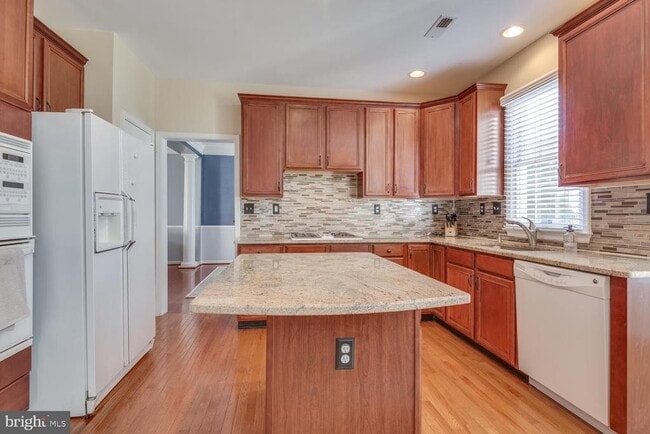 Building Photo - 10857 Hunter Gate Way