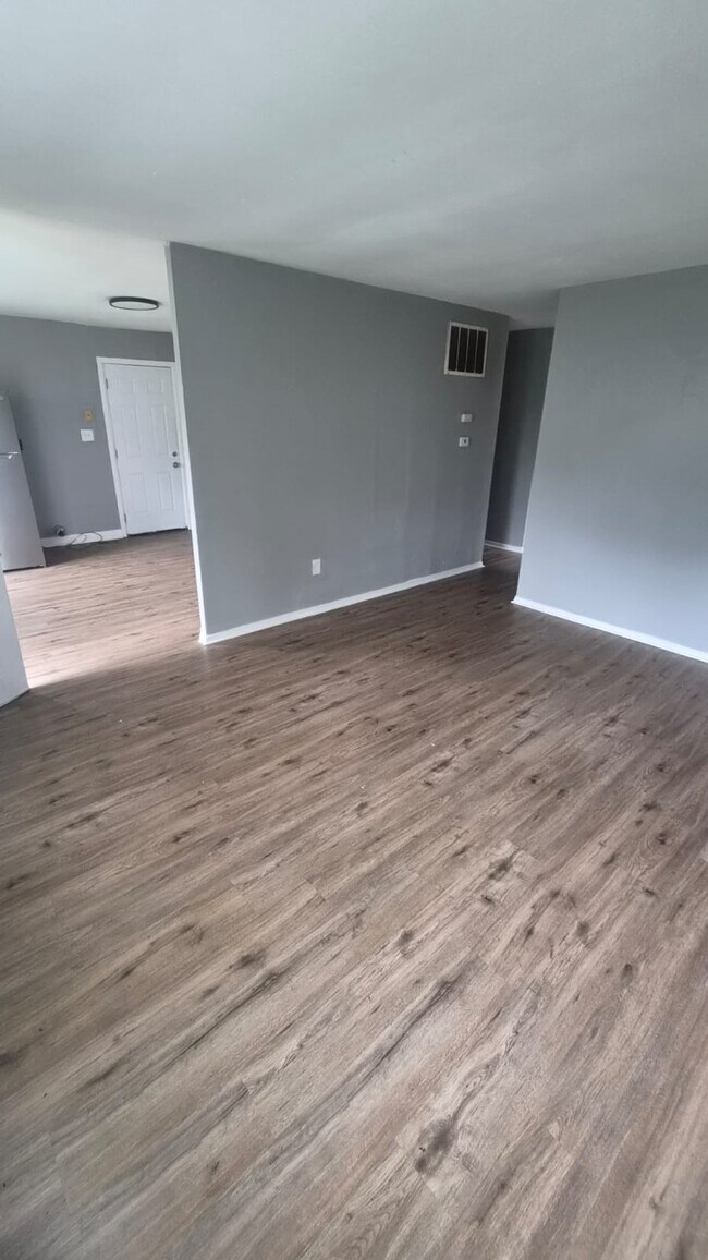 Building Photo - 5286 Osceola Dr