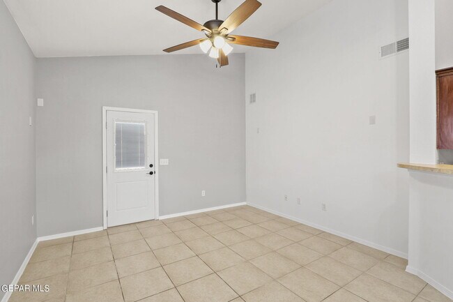 Building Photo - 3269 Maple Point Dr