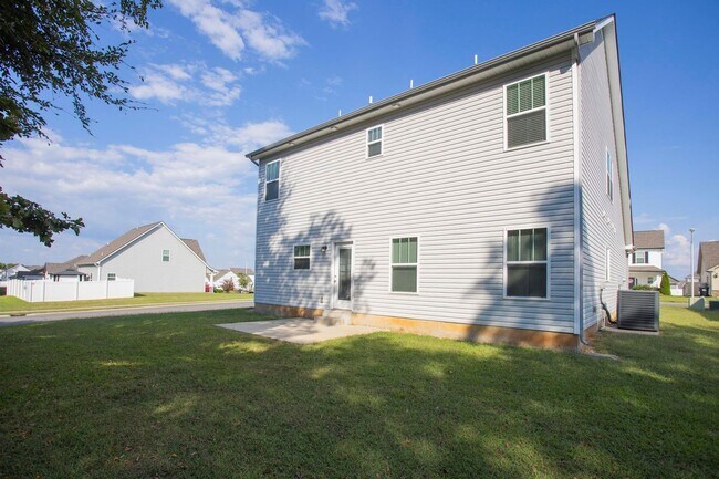Building Photo - 1832 Charismatic Pl