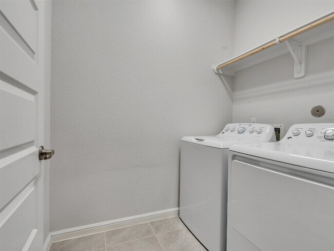 Building Photo - 85 Fermata Ln