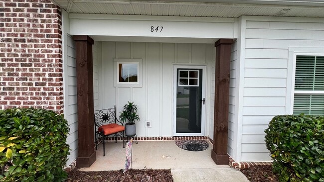 Building Photo - 847 Wellstone Dr