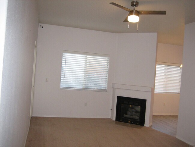 Building Photo - Condo on 2nd floor - Move-in Ready - 3 bed...