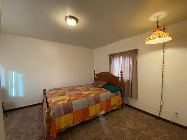 Building Photo - 1994 Esperanza Ave