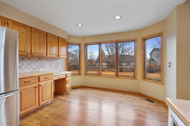 Building Photo - Enjoy the Best of Fort Collins!