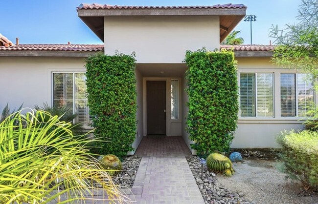 Primary Photo - 43468 Amaryllis Way