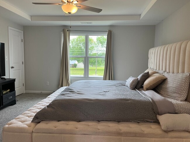 Building Photo - Lovely Energy Efficient Home In Smithfield...