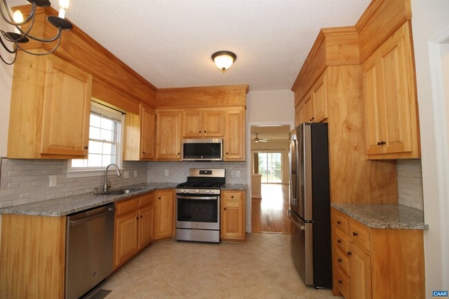 Building Photo - 121 Bryant Dr