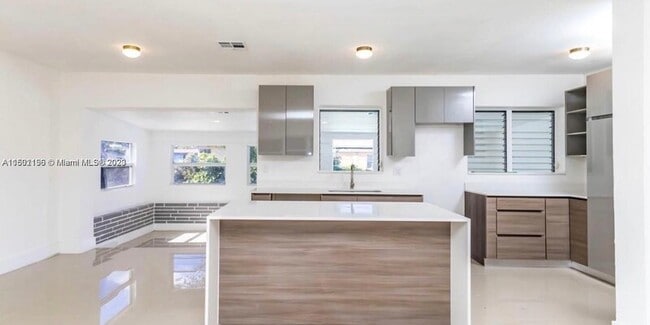 Primary Photo - $3,500 18030 NW 14th Ave