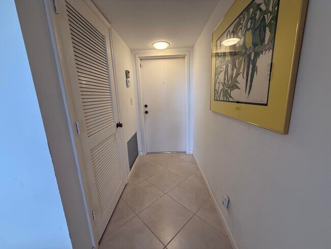 Building Photo - 7738 Lakeside Blvd