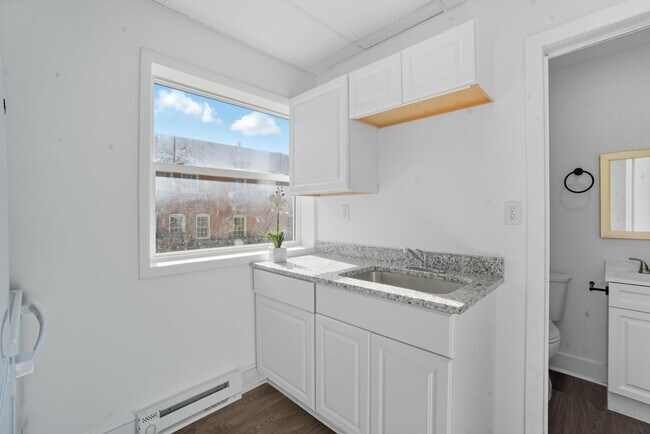 Building Photo - 159 W Washington St