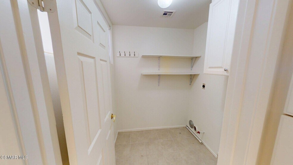 Building Photo - 4862 Martona Dr