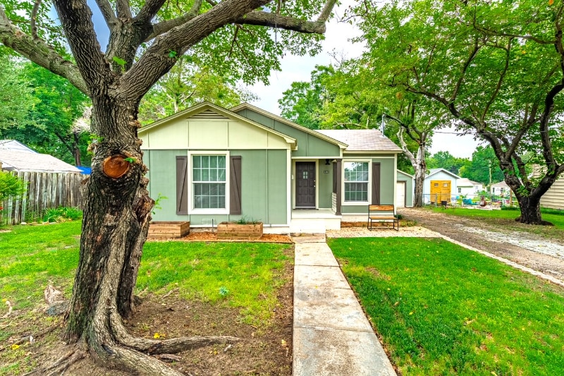 Primary Photo - 1201 W Alan Ave