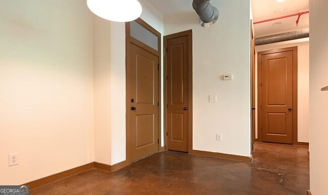 Building Photo - 250 Martha Dr