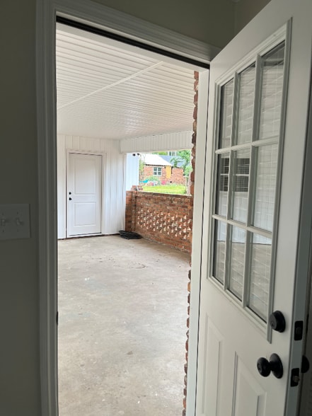 Building Photo - 3517 Jamaica Dr