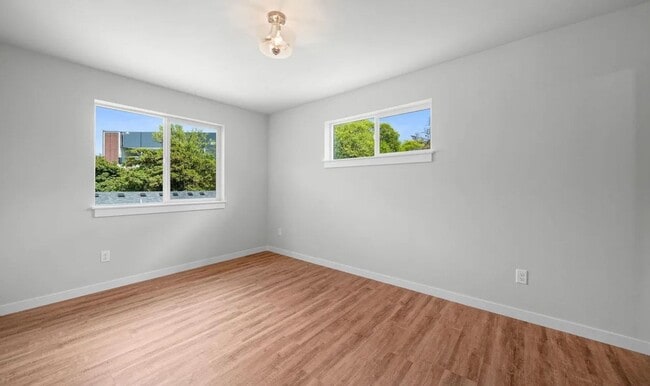 Building Photo - 865 SW Grove St