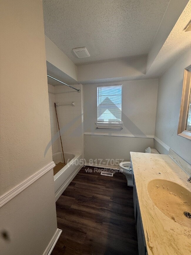 Building Photo - 405 Norton Cir