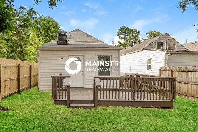 Building Photo - 2 Bedroom Pet-Friendly Home in Louisville,...