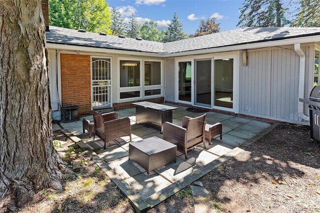Building Photo - 3765 Ruthland Rd