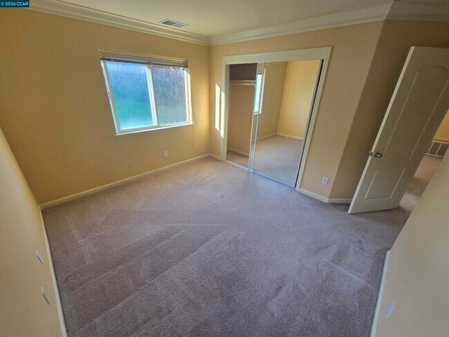 Building Photo - 894 Bridgeway Cir