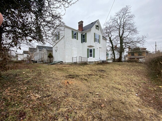 Building Photo - 3344 Spokane Ave