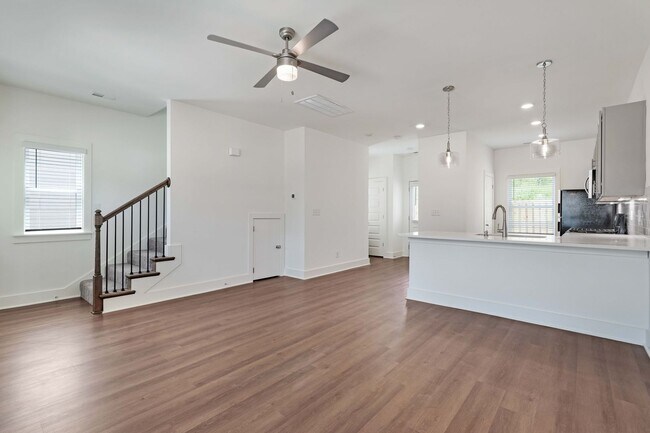 Building Photo - 121 Huntley Knl Dr