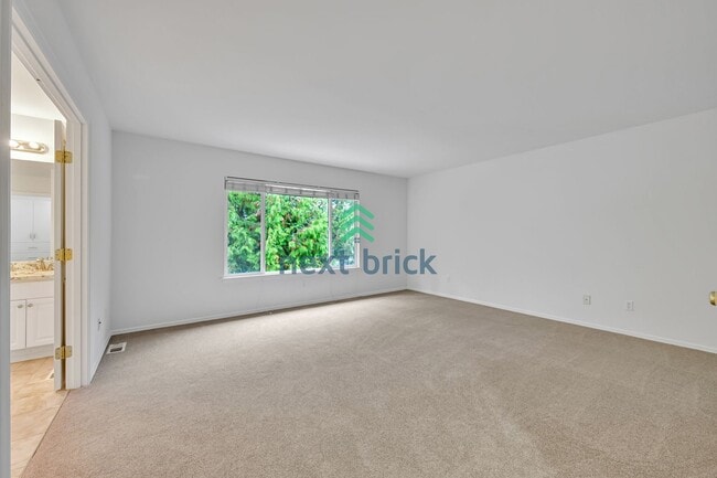 Building Photo - 4 Bed 2.5 Bath Single-family House Availab...