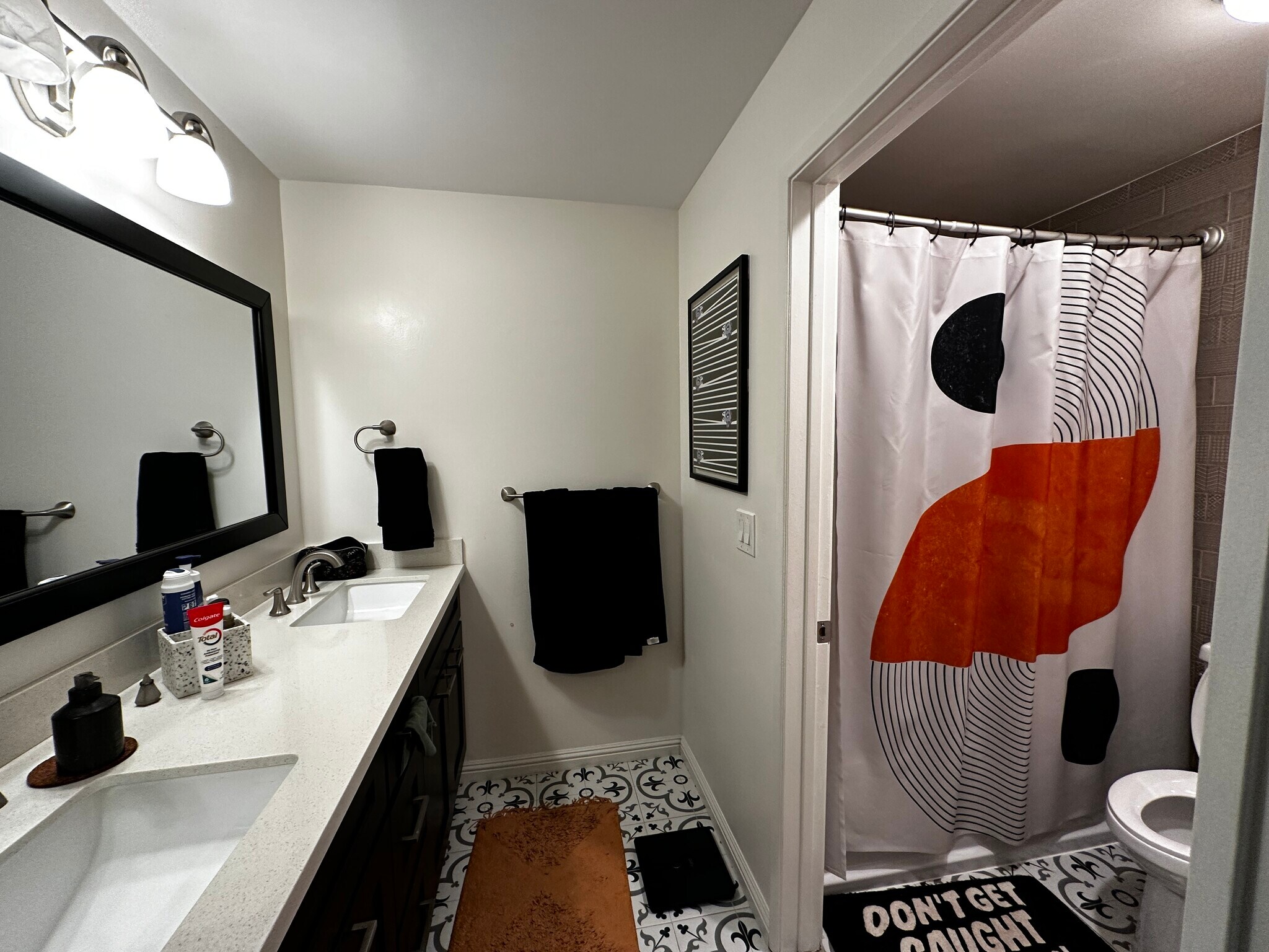 Bathroom for en suite double sink - 10021 Tabor Street