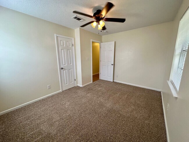 Building Photo - Coastal Living in Charming Innerarity Point
