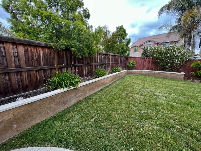 Building Photo - COMING SOON! Beautiful Redhawk home locate...