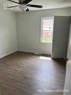 Building Photo - 23 24th St SW