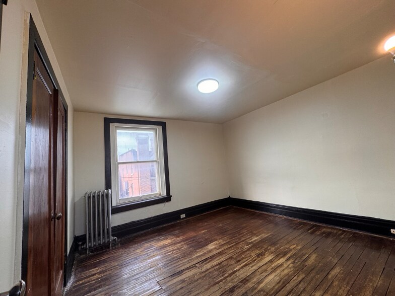 Building Photo - 111 N 5th St
