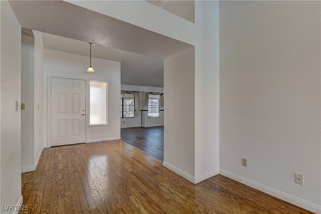 Building Photo - 3024 Nutwood St