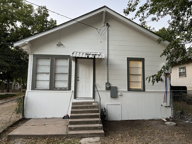 Building Photo - 3216 Homan Ave