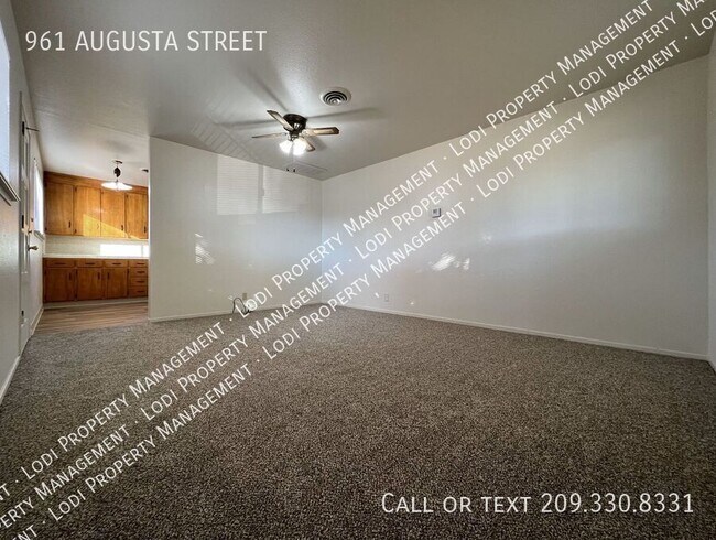 Building Photo - 961 E Augusta St