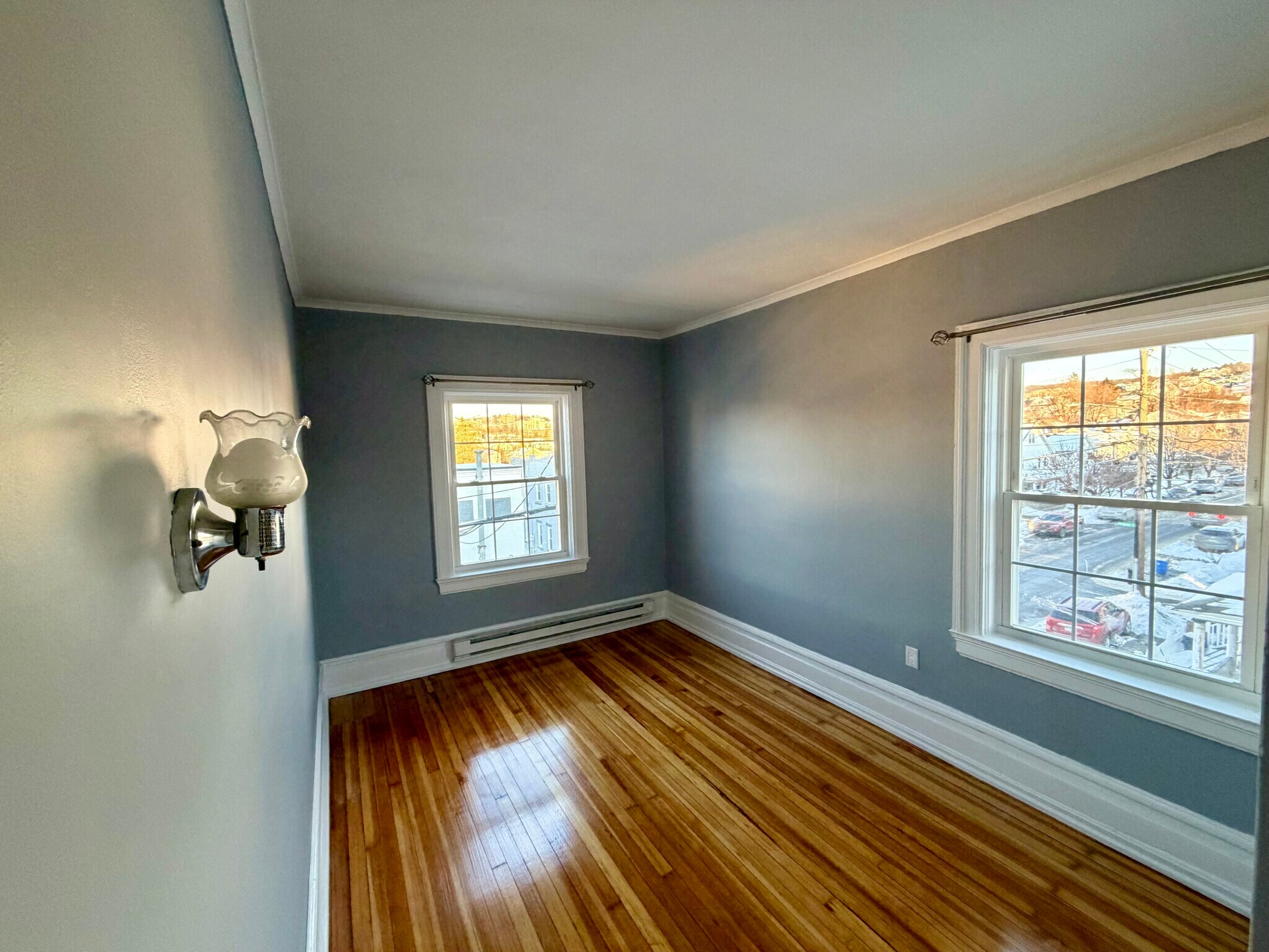 Building Photo - 502 River St