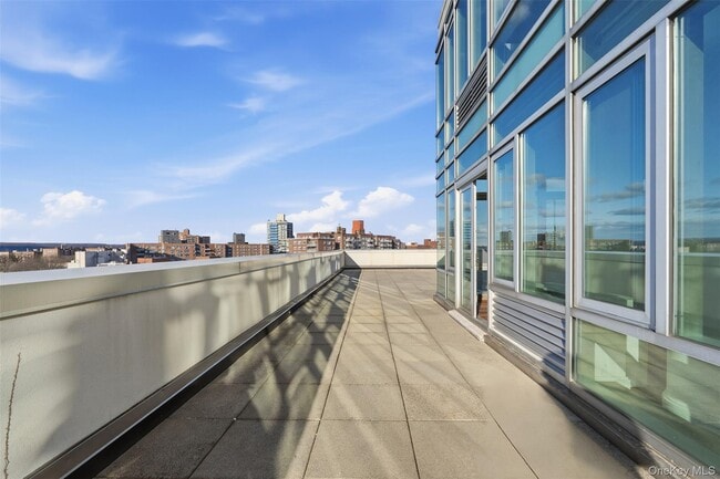 Building Photo - 3220 Arlington Ave