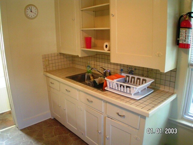 Building Photo - 2233 Buchanan Ave SW